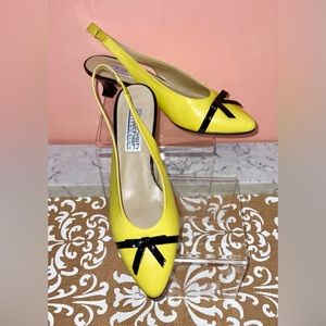 Spanish Leather Collection by Sergio Zelcer Yellow Black Leather Sling backs 7.5